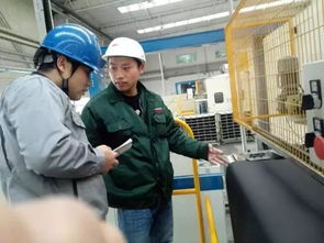 軟飾車間邀請(qǐng)吸覆機(jī)廠家到廠指導(dǎo)，助力技術(shù)推廣與效率提升